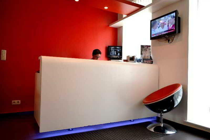 Theater 2*