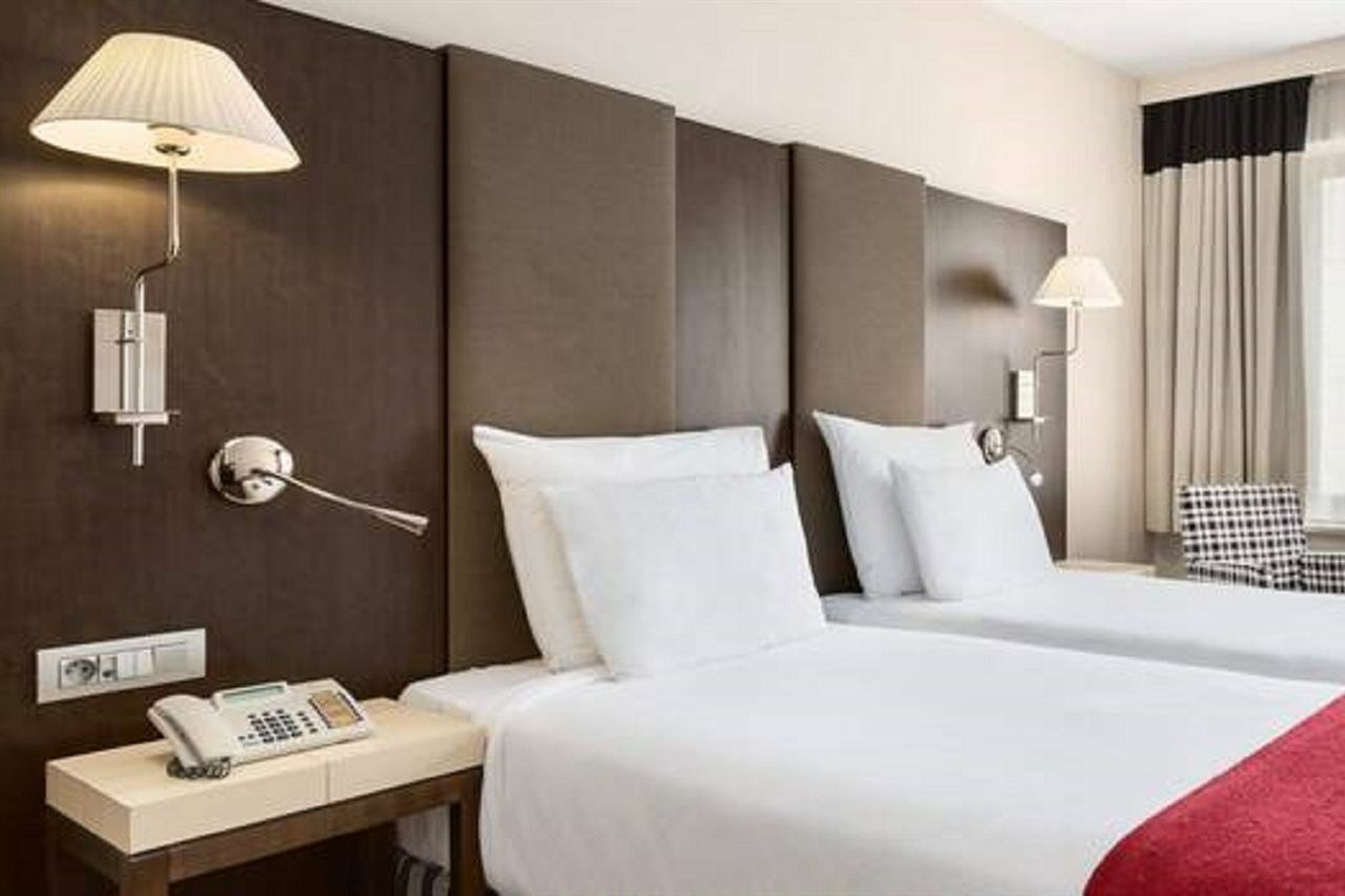 Nh Grand Place Arenberg Khách sạn 4*