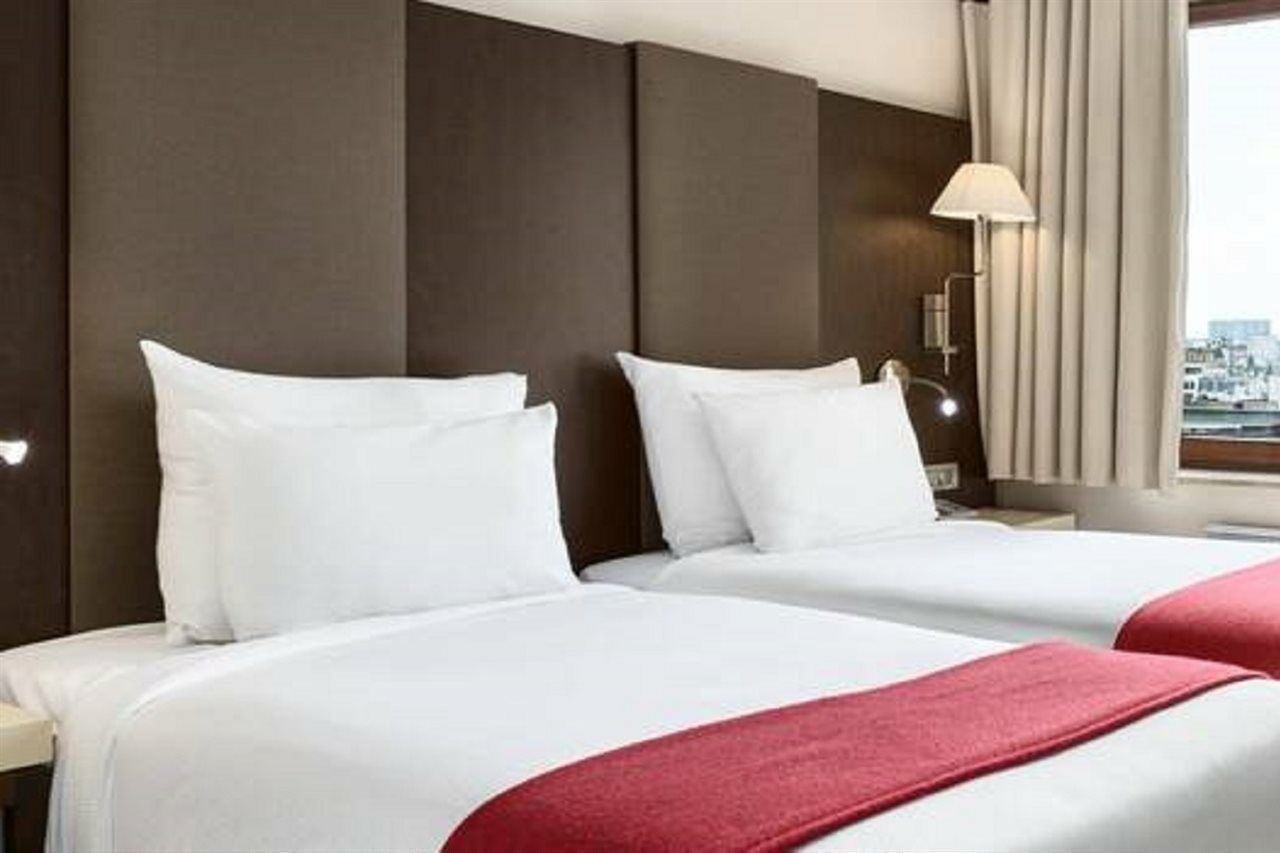 Nh Grand Place Arenberg Hotel