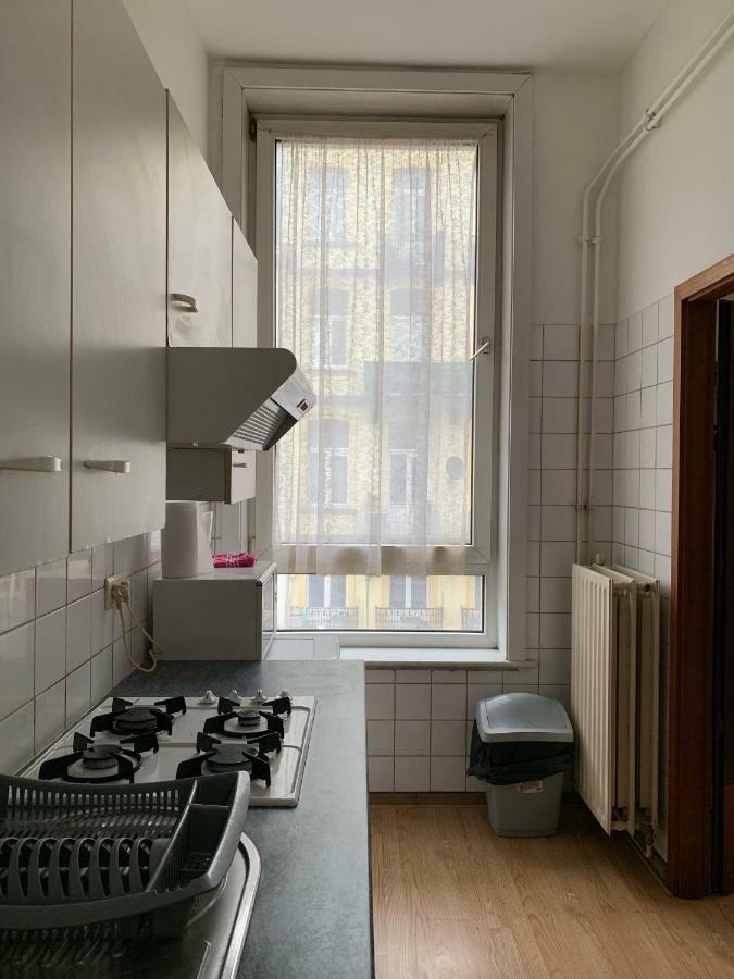 Corner Apartment *